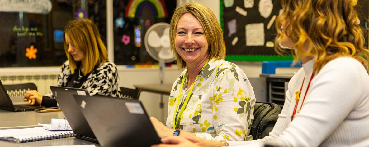 Agored Cymru Diploma mewn Addysg sy’n Gysylltiedig â’r Byd Gwaith (Gofal) Lefel 2