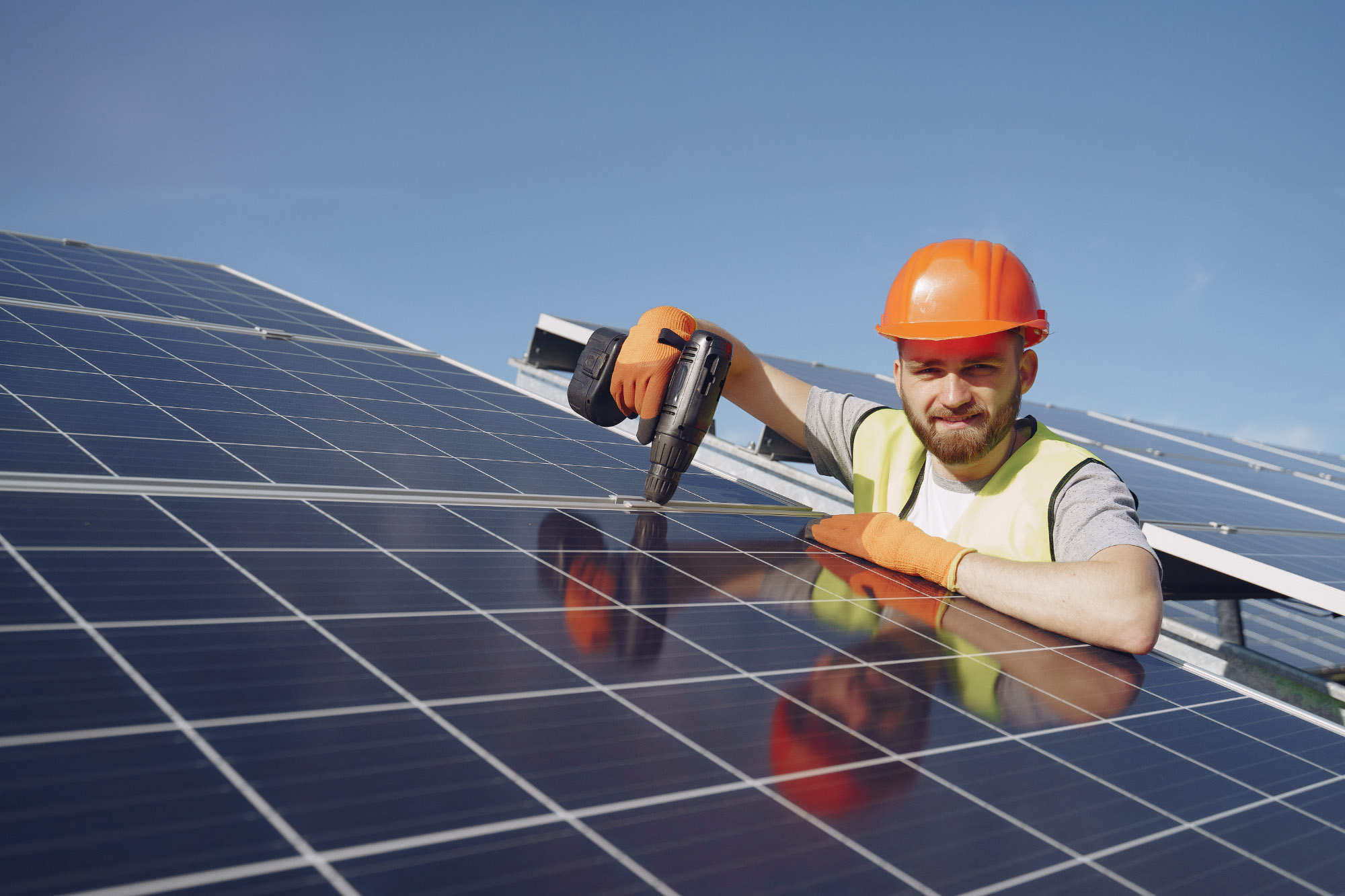 Solar panel installer