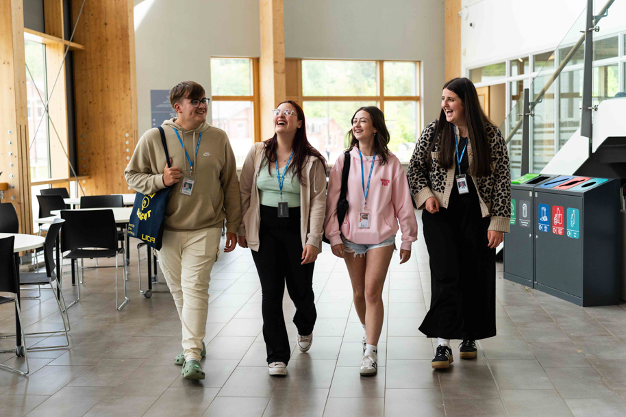 HE students on lunch