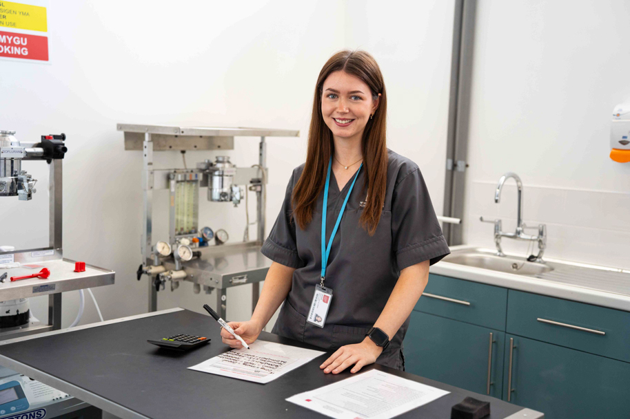 Vet Nurse student in practice