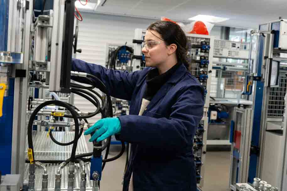 Female Electrical Engineering student